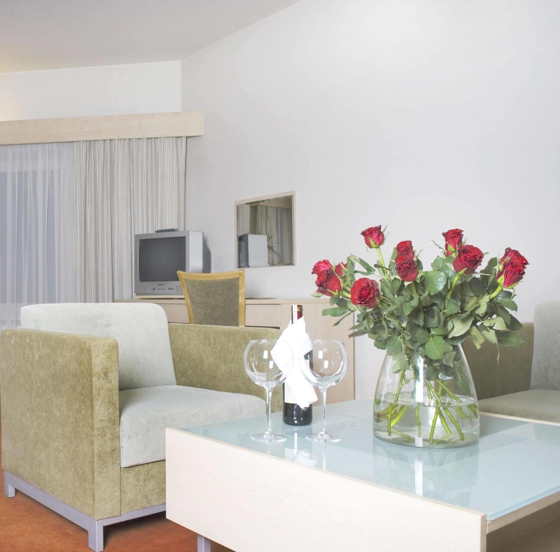 Hermis Hotel Kaunas Esterno foto