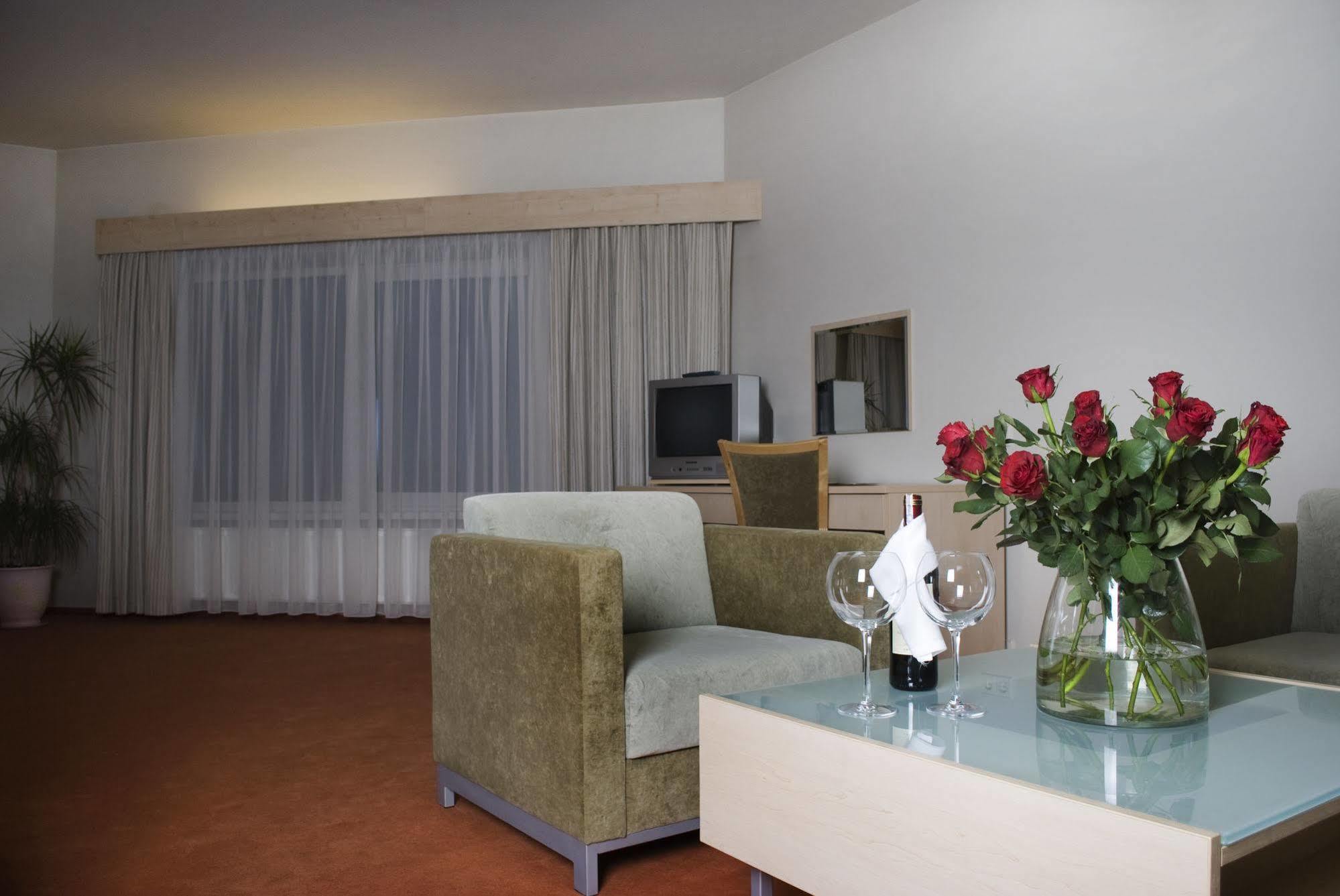 Hermis Hotel Kaunas Esterno foto